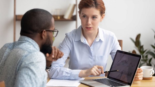 Profesional con su Language Coach