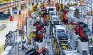 Cadena de montaje de coches con profesionales que dominan el alemán.